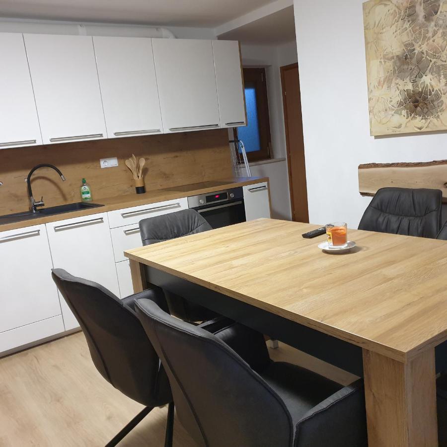 Apartmaji Pri Medvedu 보히니 외부 사진